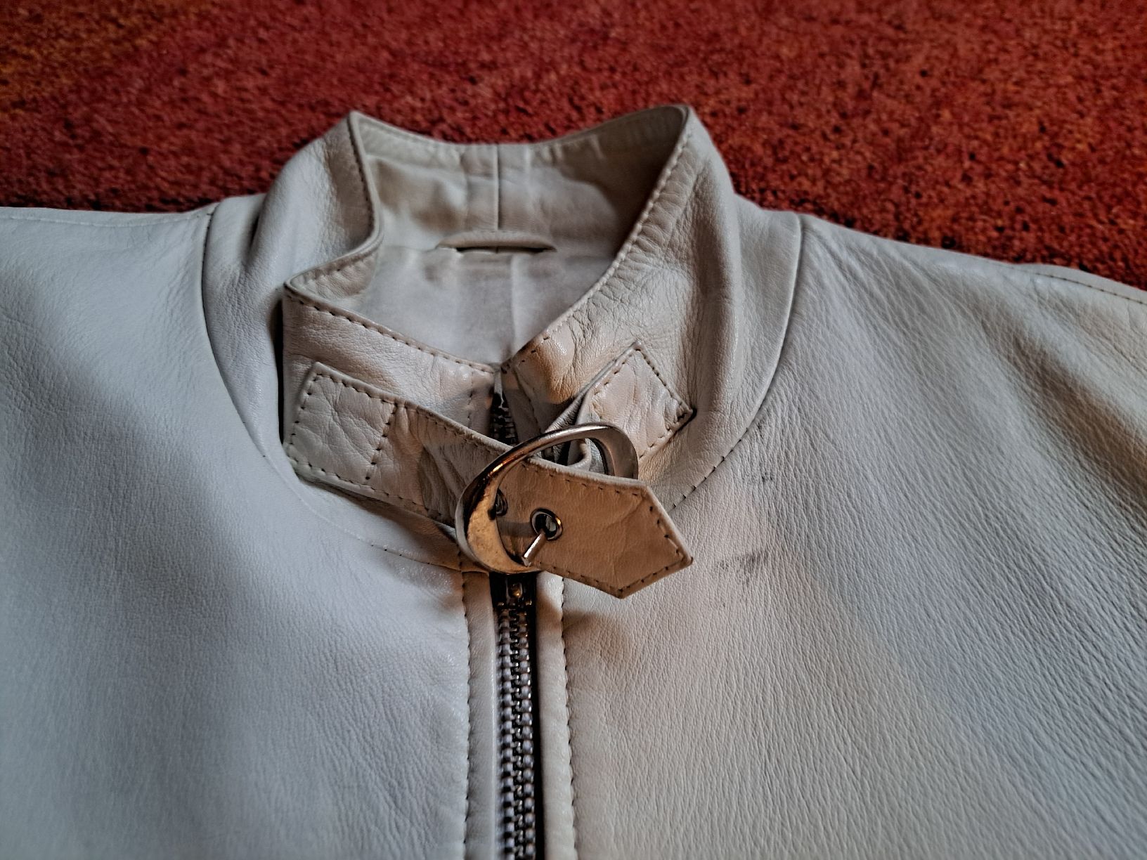 Vestes: weisse feine Lederjacke – D'occasion à Zürich par jesi45 2