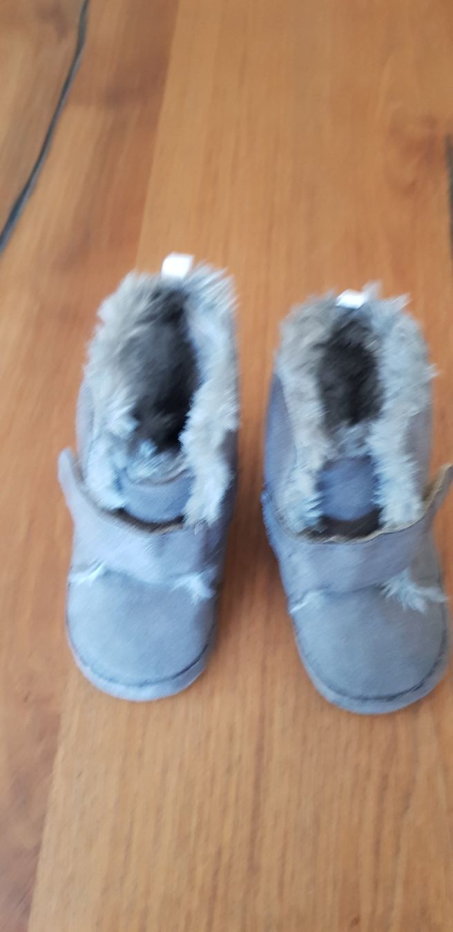 Scarpe per ragazzi: Stiefeli grau mit Pelzlifutter, Gr. 19 – Usato da Dietikon venduto da grafad 1