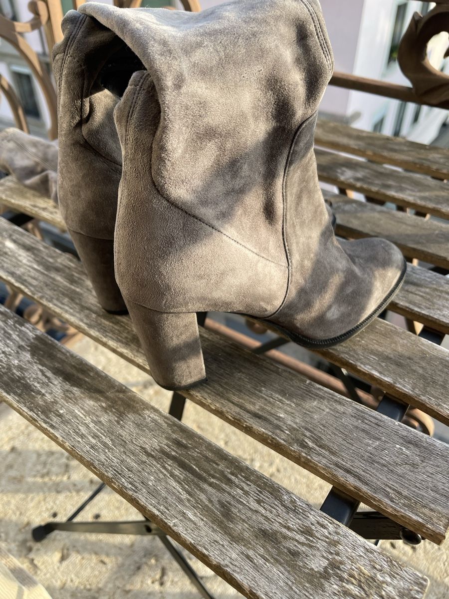 Scarpe da donna: Grey suede overknee block heel boots, size 37, chic look. – Nuovo (secondo la descrizione) da Zürich venduto da que_5ntr 3