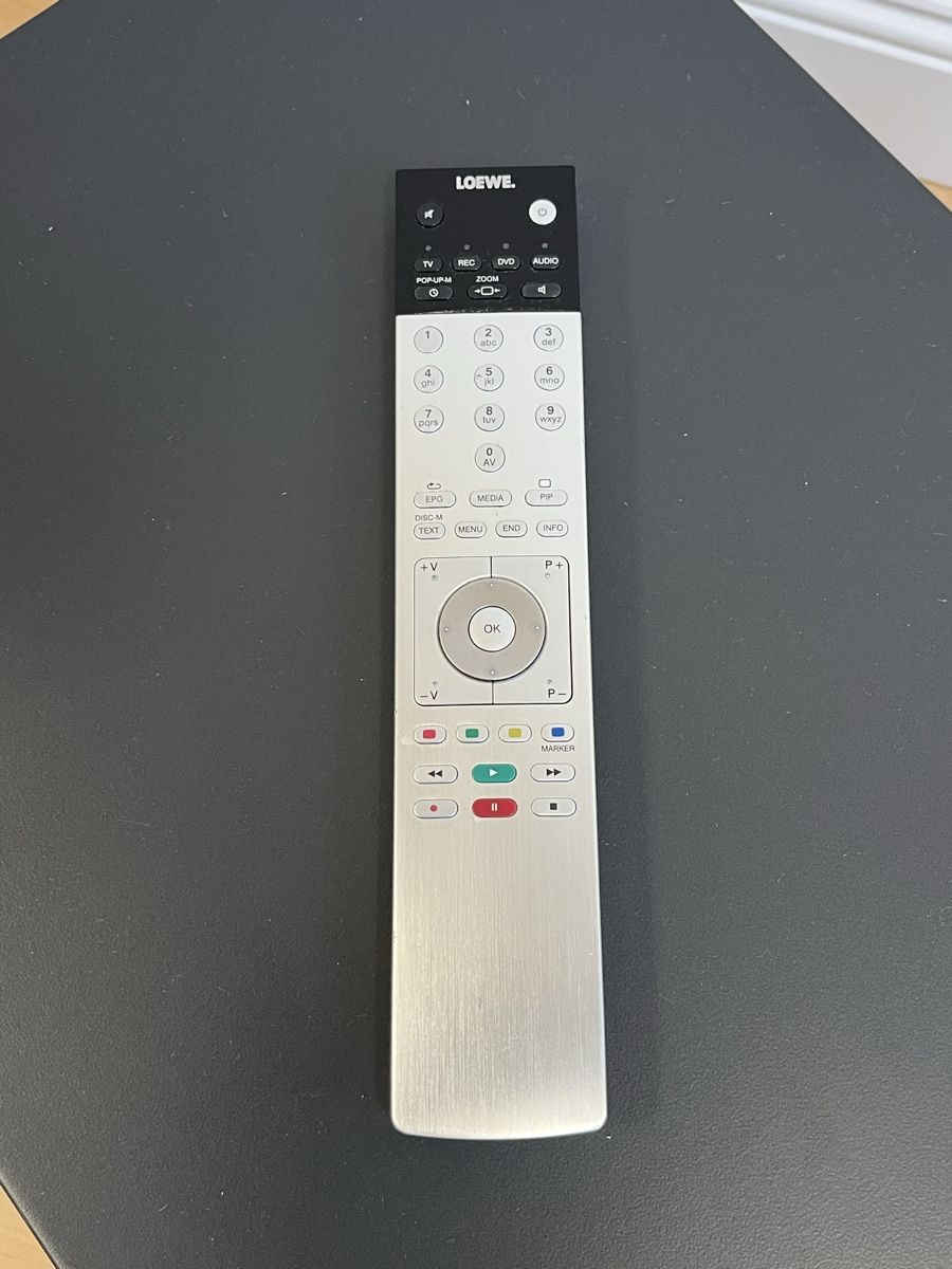 Appareils TV: Loewe Individual 32 Full HD TV mit Sound System – D'occasion à Horgen par Grizzly83 1