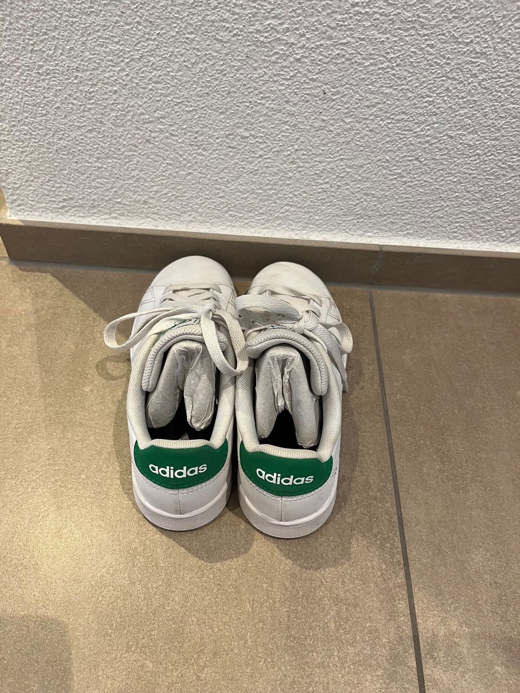 Adidas Scarpe per ragazzi: ***ADIDAS*** Sneaker Gr. 33! – Usato da Volketswil venduto da Kephren 3