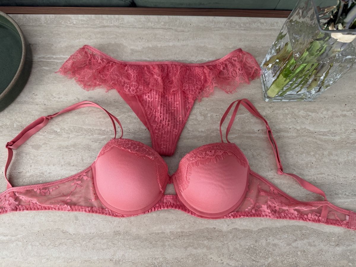 Passionata Altra biancheria intima: Lingerie set - passionata 75B size – Nuovo (secondo la descrizione) da Corsier GE venduto da Karol_save_planet