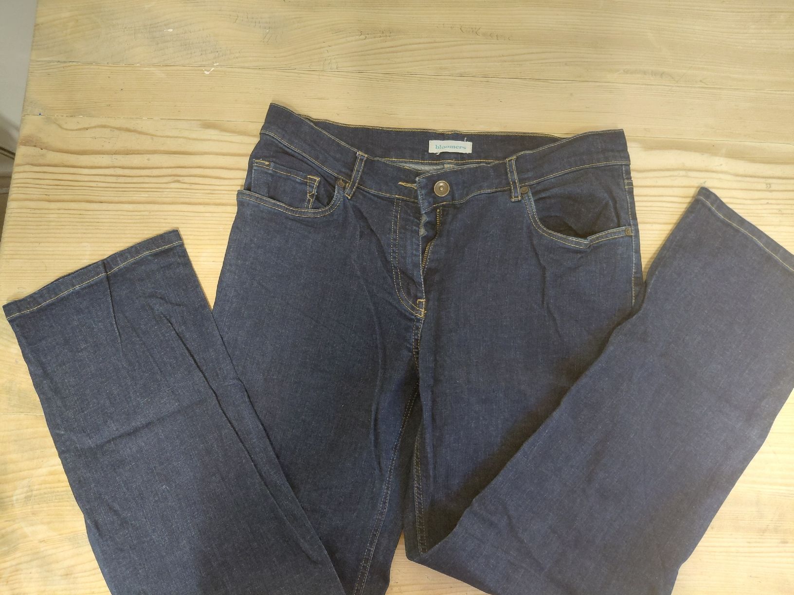 Jeans: Dark blue denim Jeans  – D'occasion à Winterthur par adventurenala