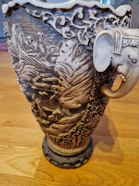 Vasen & Gefässe: Beau vase travaillé – Gebraucht aus Ste-Croix von gfamily 3