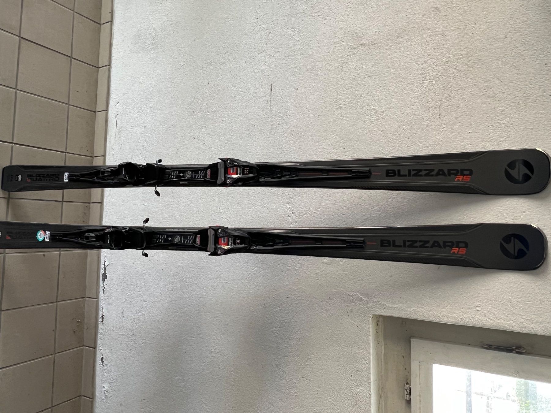 Blizzard Skis: SKIS BLIZZARD RS QUATTRO  4 174 CM – Gebraucht aus Villars-sur-Glâne von jat_s99z