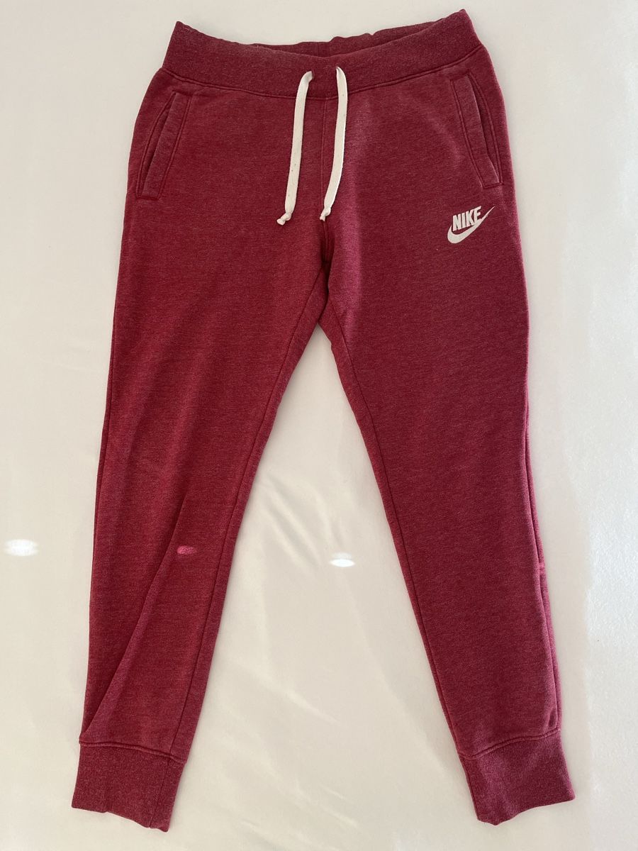 Nike Pantaloni: NIKE Jogginghose Gr. M rot Herren – Usato da Zug venduto da Nickwalks999 2