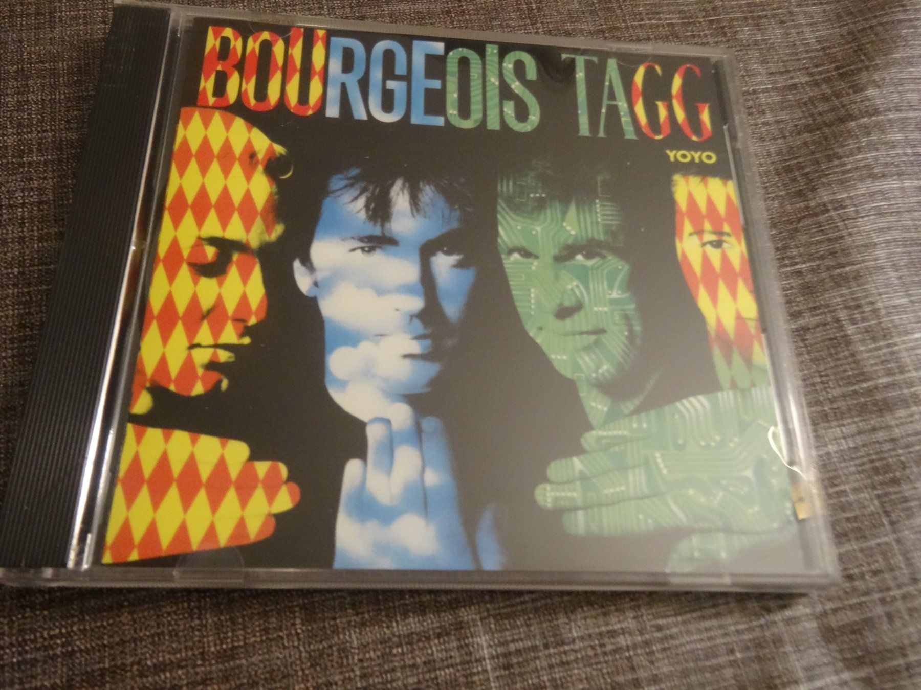 CD: Bourgeois Tagg - Yoyo CD – Usato da Olten venduto da Disc-Ausverkauf