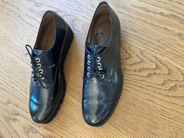 Schuhe Pertini Schnürschuhe Lackleder schwarz Grösse 38 1/2