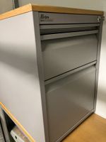 Beistellsockel für Pult