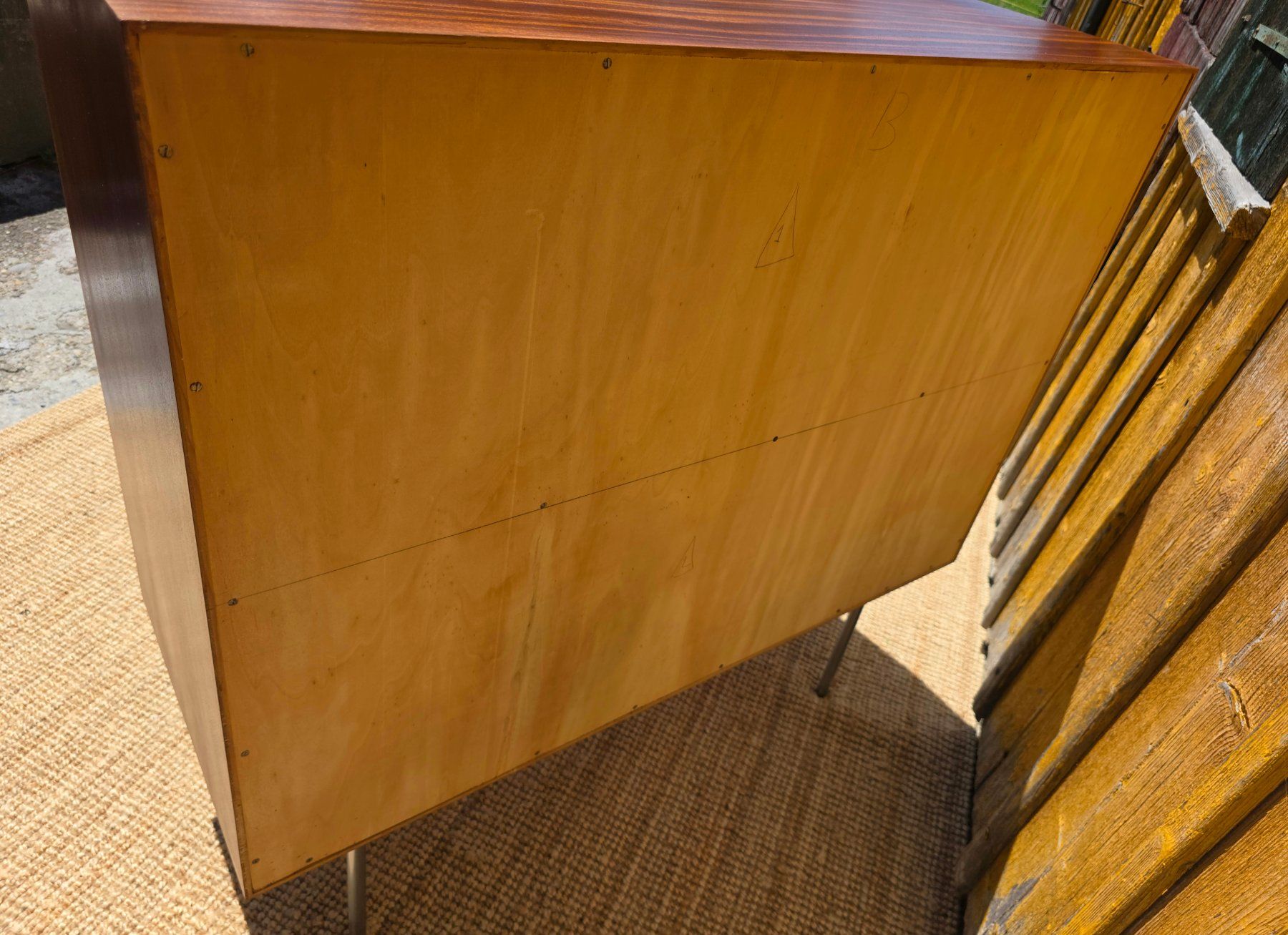 Thut Kommoden: Kurt Thut   Sideboard "Schiebetürkorpus 943" – Gebraucht aus Haslen AI von Vintagelix 8