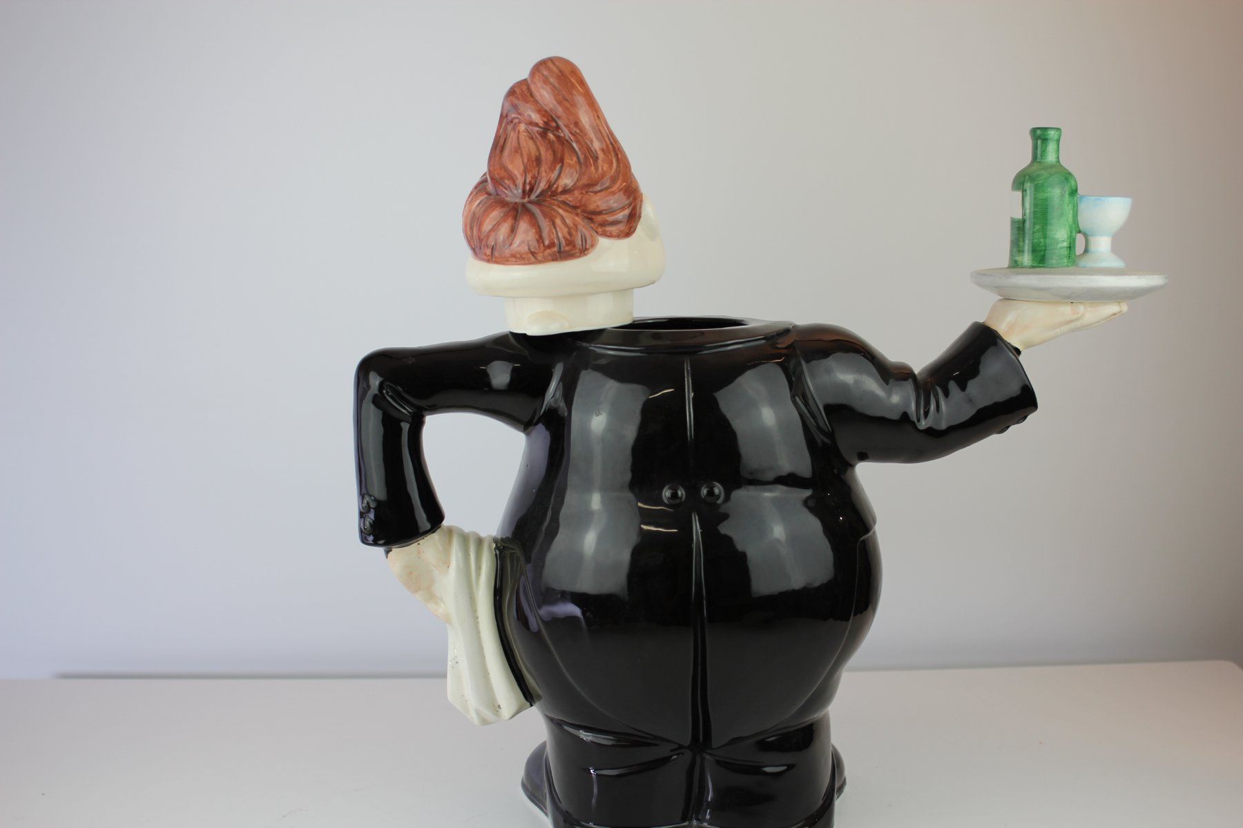 Figuren: Roy Simpson Keramik Kellner Figur J. Luber – Gebraucht aus Basel von IRMAundFRED 3
