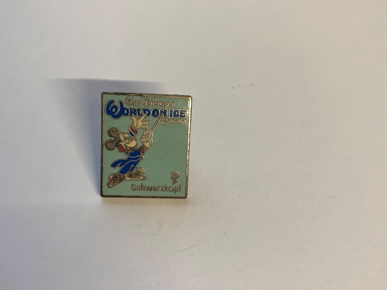 Disney Placchette & Badge: Pin's Disney World on Ice - Mickey Mouse – Usato da Le Brassus venduto da cinema13