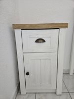 Nachttisch / Beistellschrank im Landhausstil