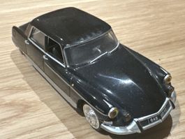 1:43 Modellauto Zustand wie auf den Bildern ersichtlich