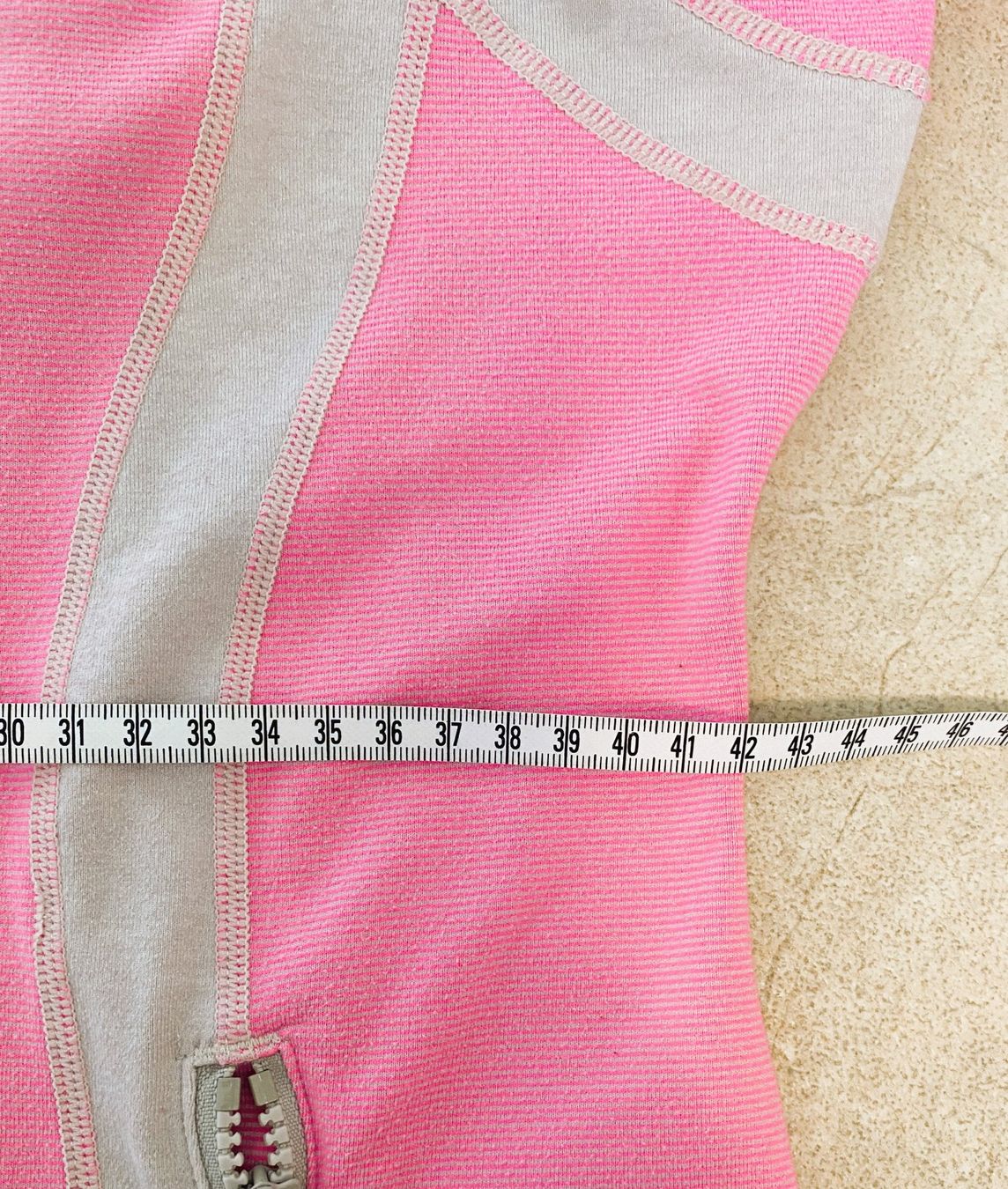 Lululemon Vestes: pink neon Lululemon Define Jacke Gr. 12=44 – D'occasion à Allschwil par Rosenfee 7