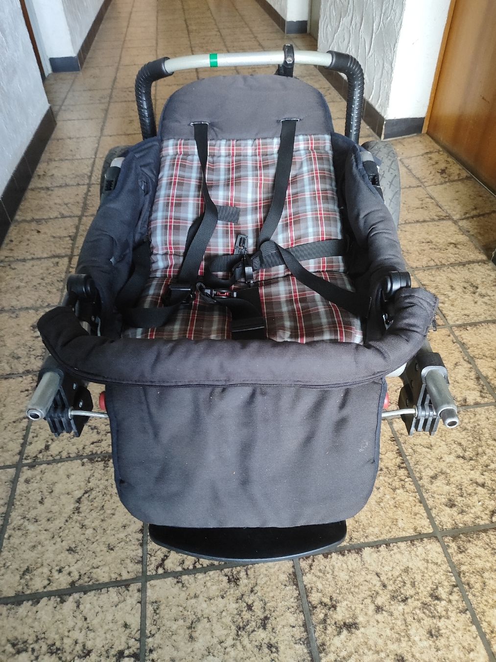 Carrozzine: Buggy Kinderwagen – Usato da Utzigen venduto da Jaso91 1