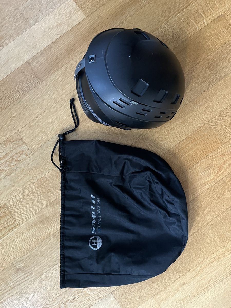 Smith Optic Caschi: Smith Ski/Snowboard Helmet – Usato da Zürich venduto da valentin.abend
