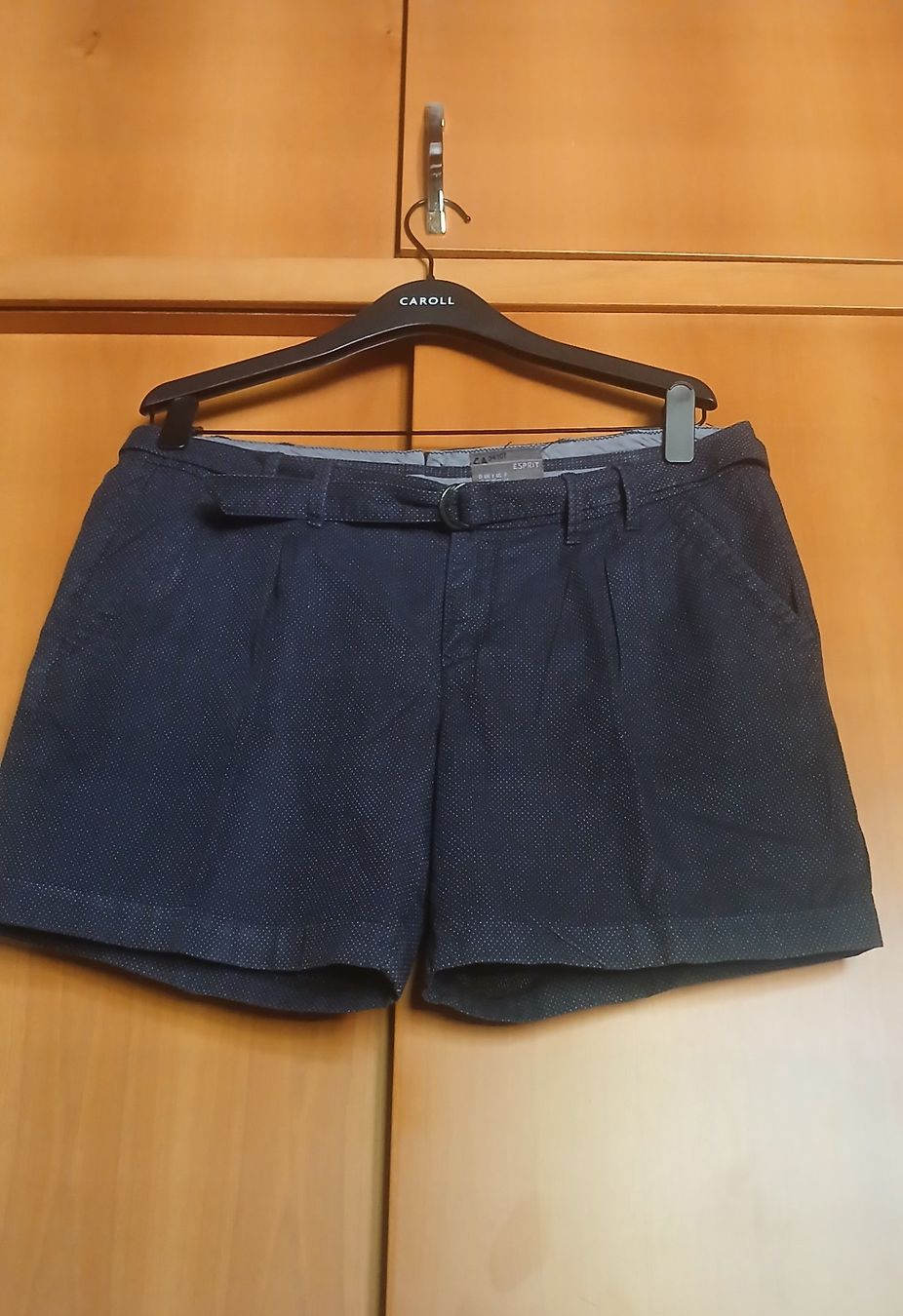 Esprit Hosen: ESPRIT DAMEN SHORT FUNKELBLAU; GRÖSSE EU 42 – Gebraucht aus Villa Luganese von luxlady 8