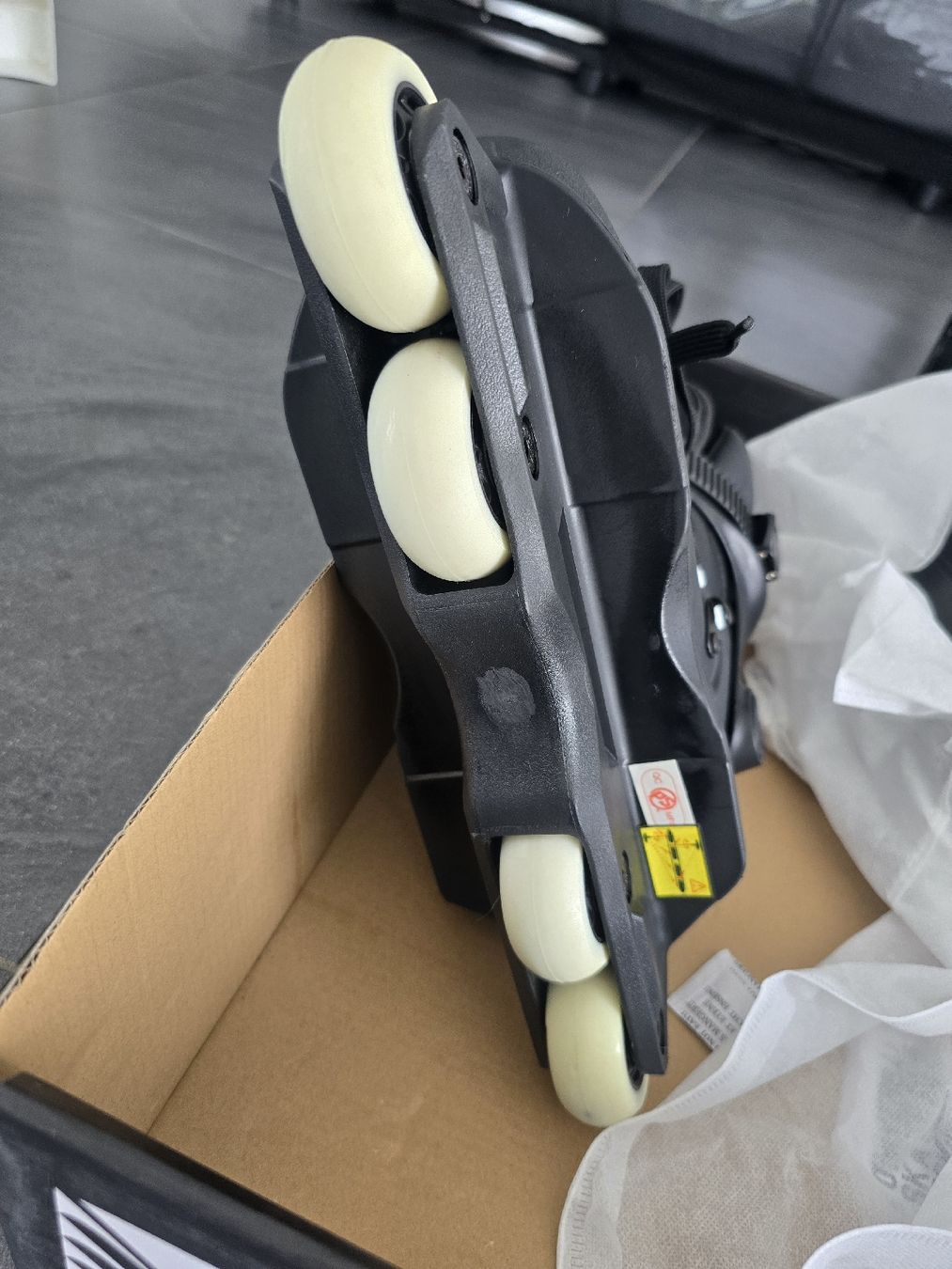 Pattini in linea & Pattini a rotelle: USD Aeon Basic 60 Aggressive Skates, Grösse 39-40, Schwarz – Nuovo (secondo la descrizione) da Rothrist venduto da mia_vl8k 9
