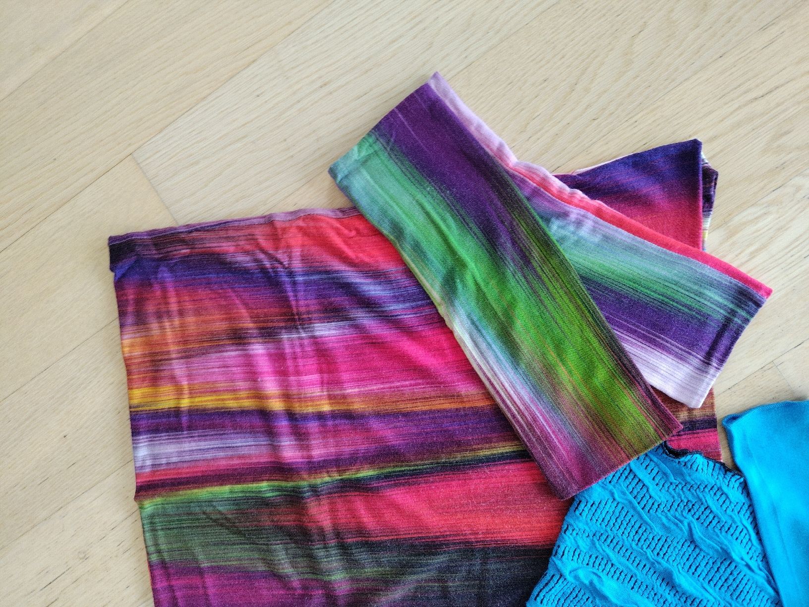 Colora Kleiderpakete: Colora Paket Loup Schal & Hanteln – Gebraucht aus Buchrain von QueenyHE51 1