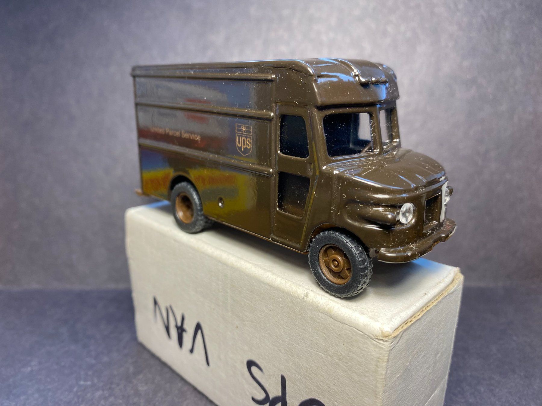 Modellini d'auto: UPS P-600 Package Car 1:50 OVP – Nuovo e nell'imballaggio originale da Spiez venduto da Mlandcruiser 3