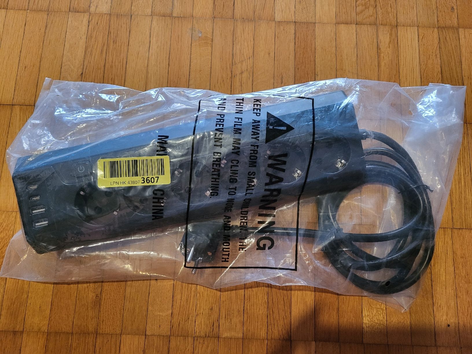 Alimentazione elettrica: Netzleiste 6 Steckdosen 2xUSB mit Schalter NEU – Usato da Riniken venduto da Melanie910
