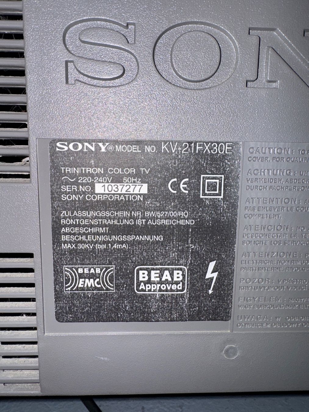 Sony Fernseher: Sony Trinitron KV-21FX30E CRT Röhrenfernseher – Defekt aus Meilen von  1