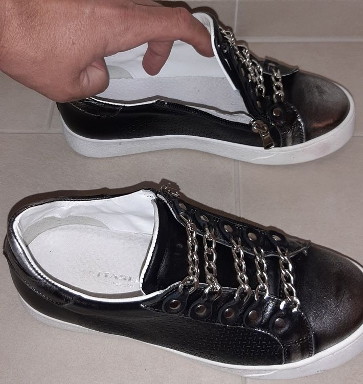 Sneaker Pittarello Gr.38 Schwarz Silber mit Zipp und Kette Kaufen auf Ricardo