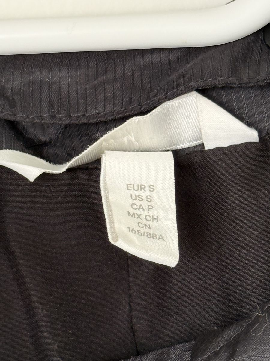 H&M Jacken: Veste avec col – Gebraucht aus Monthey von sen_6ckr 2