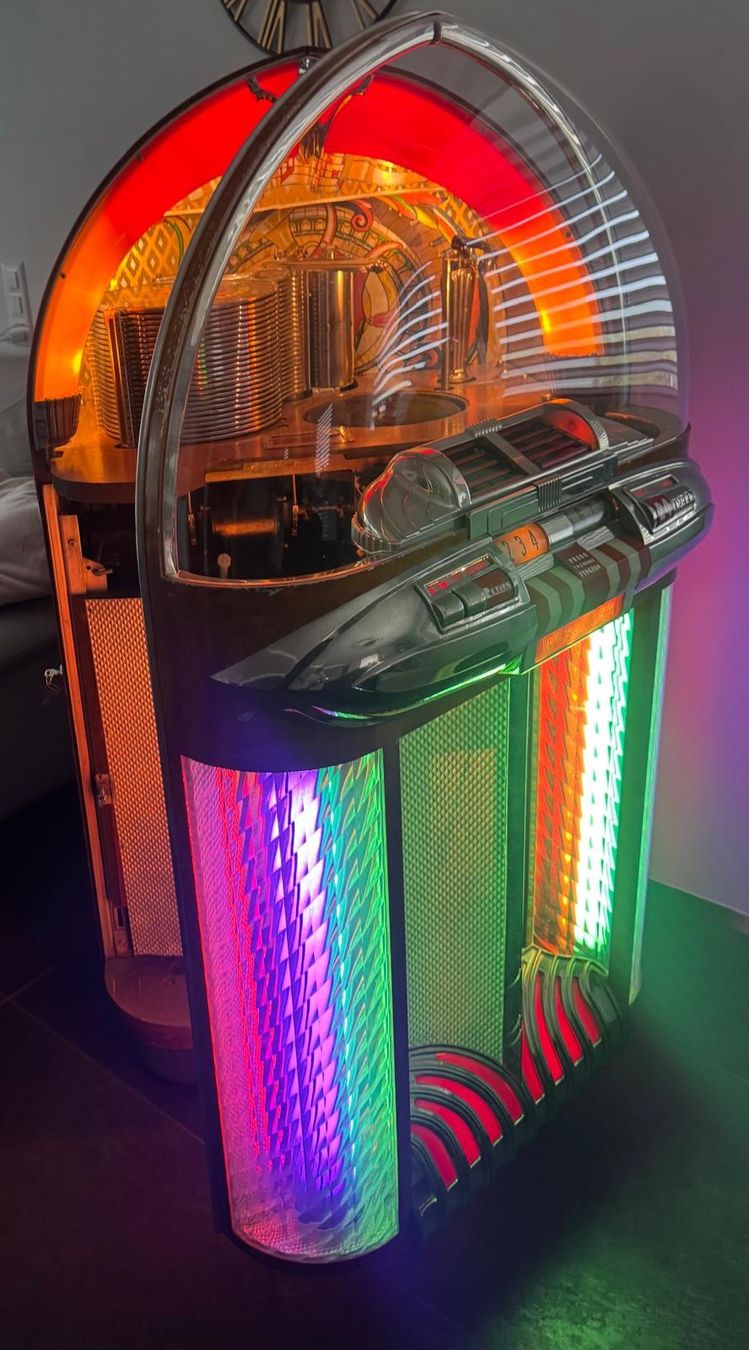 Wurlitzer Jukebox: Wurlitzer Jukebox Multi Selector Phonograph – Usato da Winterthur venduto da Mico9 2