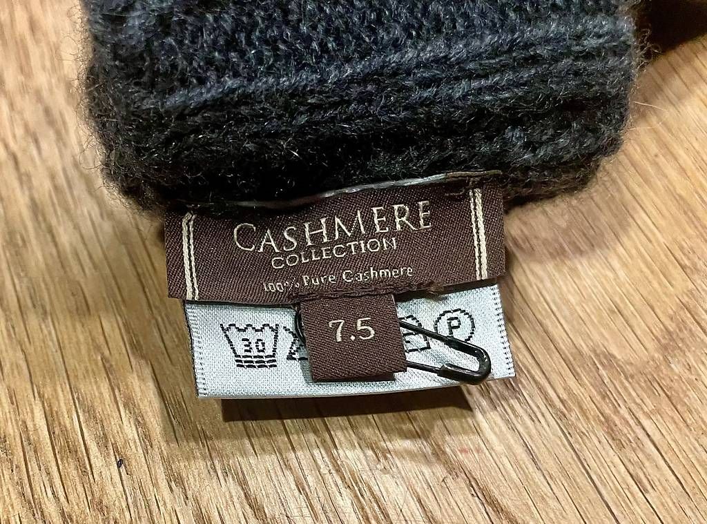 Guanti & manicotti: Kaschmir Handschuhe NEU Grösse 7.5 – Nuovo e nell'imballaggio originale da Fehraltorf venduto da Marlene4 2