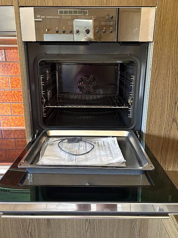 V-Zug Forni: Dampfbackofen / Steamer von V-ZUG – Usato da Rudolfstetten venduto da Mtiny