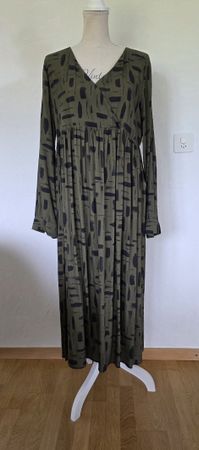 Sehr schönes Kleid von "ALESSIA SANTI" Gr. 40 *NEU*