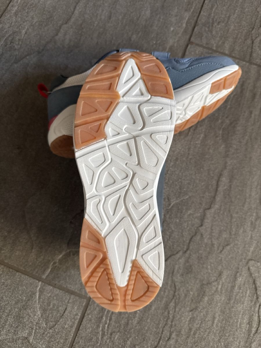 Chaussures garçon: Neue Sneakers Gr. 35 – Neuf (Voir description) à Frauenkappelen par leola1973 2