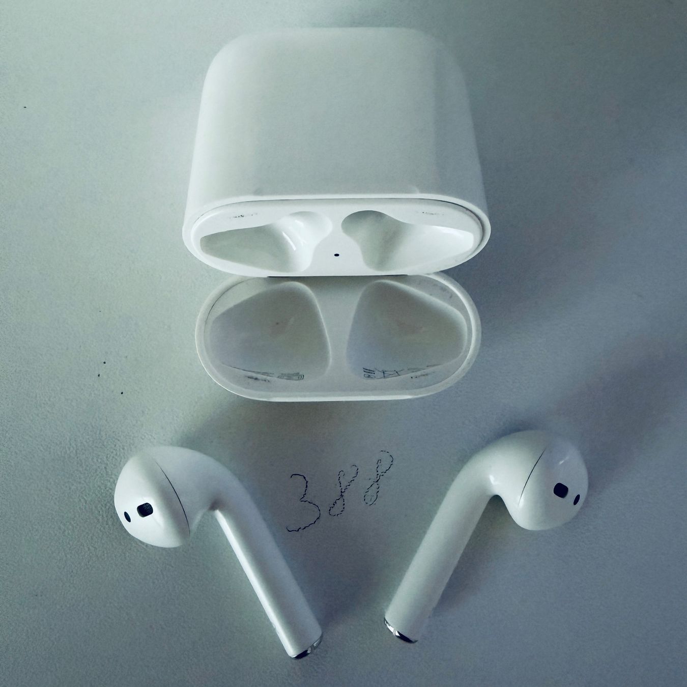 Apple Cuffie: Original Apple AirPods 2 Gen. Wireless Kopfhörer & Case – Usato da Basel venduto da MY.AIRPODS.SHOP 3