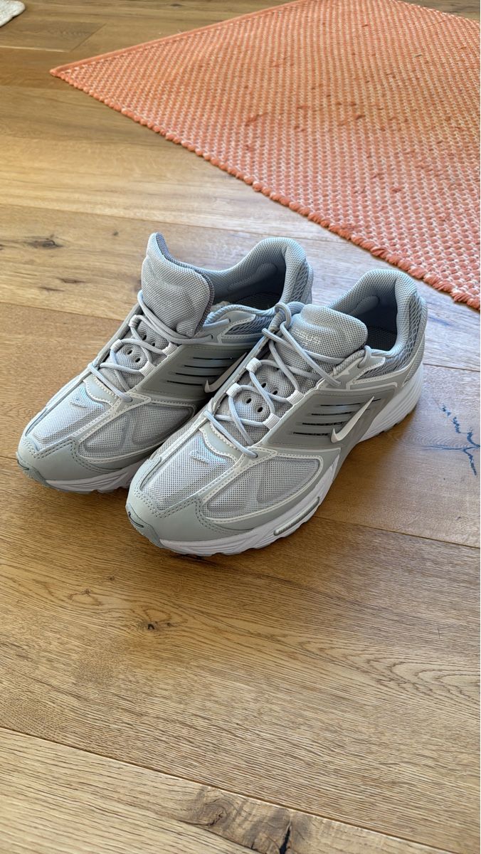 Nike Herrenschuhe: Nike Pegasus grau Grösse 42.5 – Neu (gemäss Beschreibung) aus Flums von Eugenio.gomringer