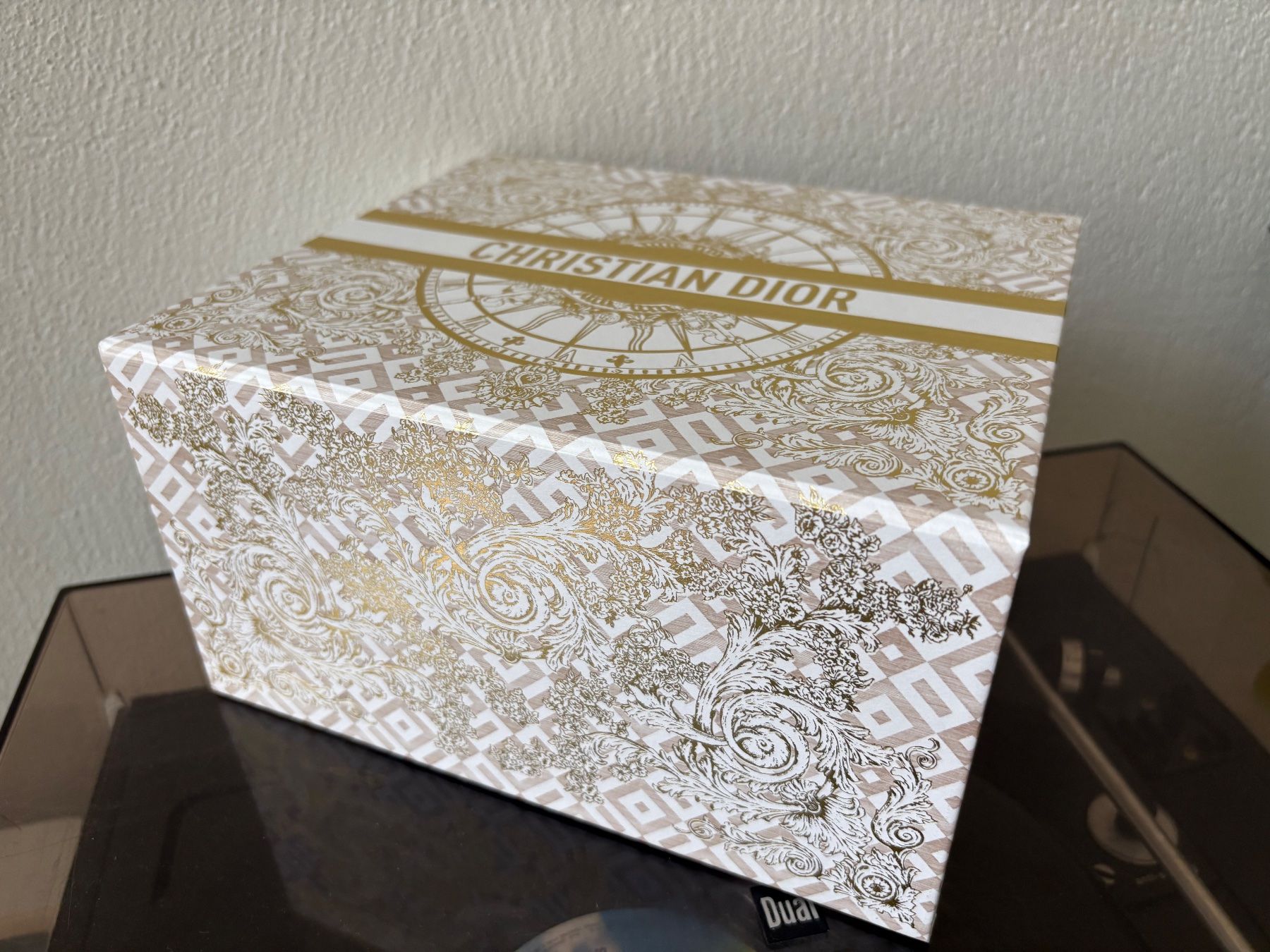 Dior Altro in Decorazioni & Accessori: DIOR Gift box 21 x 18 x 11 cm – Nuovo e nell'imballaggio originale da Muzzano venduto da Sidney_3 1