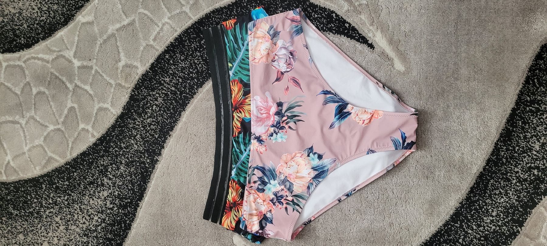 Costumi da bagno & Bikini:  2 Bas de bikini imprimé floral 4XL/Neuf – Nuovo (secondo la descrizione) da Vevey venduto da x_y_f 2