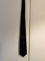 Cravatta seta 100% Made in Italy design geometrico elegante