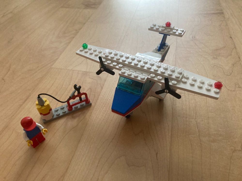 Lego Jeux de construction: LEGO 6673 Sportflugzeug mit Tankstation – D'occasion à Flawil par savoypremium 1