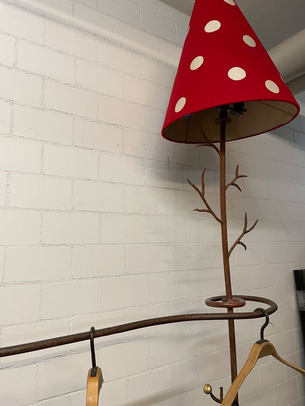 Garderobe: Garderobe. Ständer Boutique Geschmiedete Eisen – Gebraucht aus Zürich von Danokiko 4