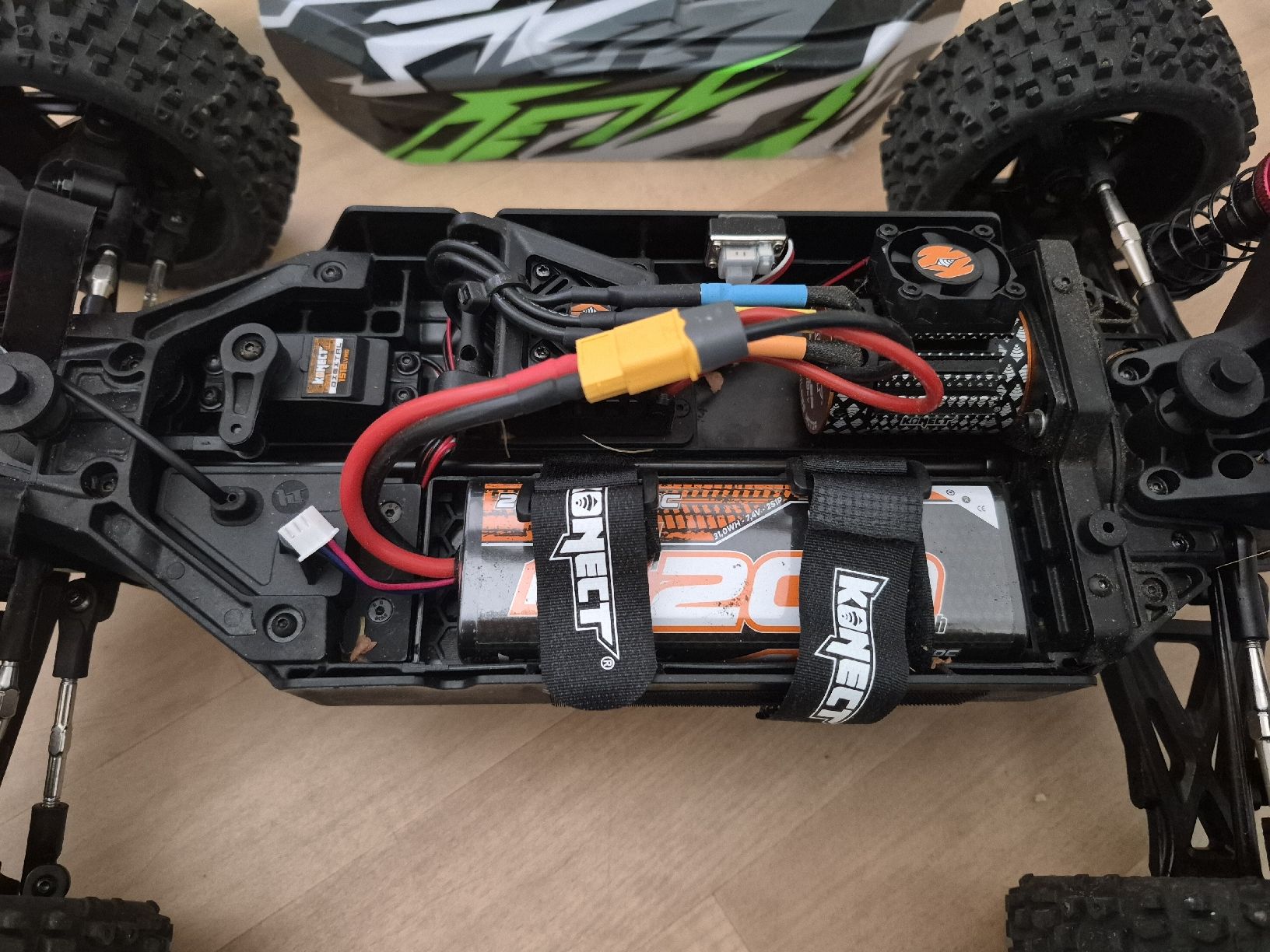 RC Kits de montage: Hobbytech Buggy Rogue 2.0 Grün RTR 1:8 – Neuf (Voir description) à Dielsdorf par BARDARRU 4