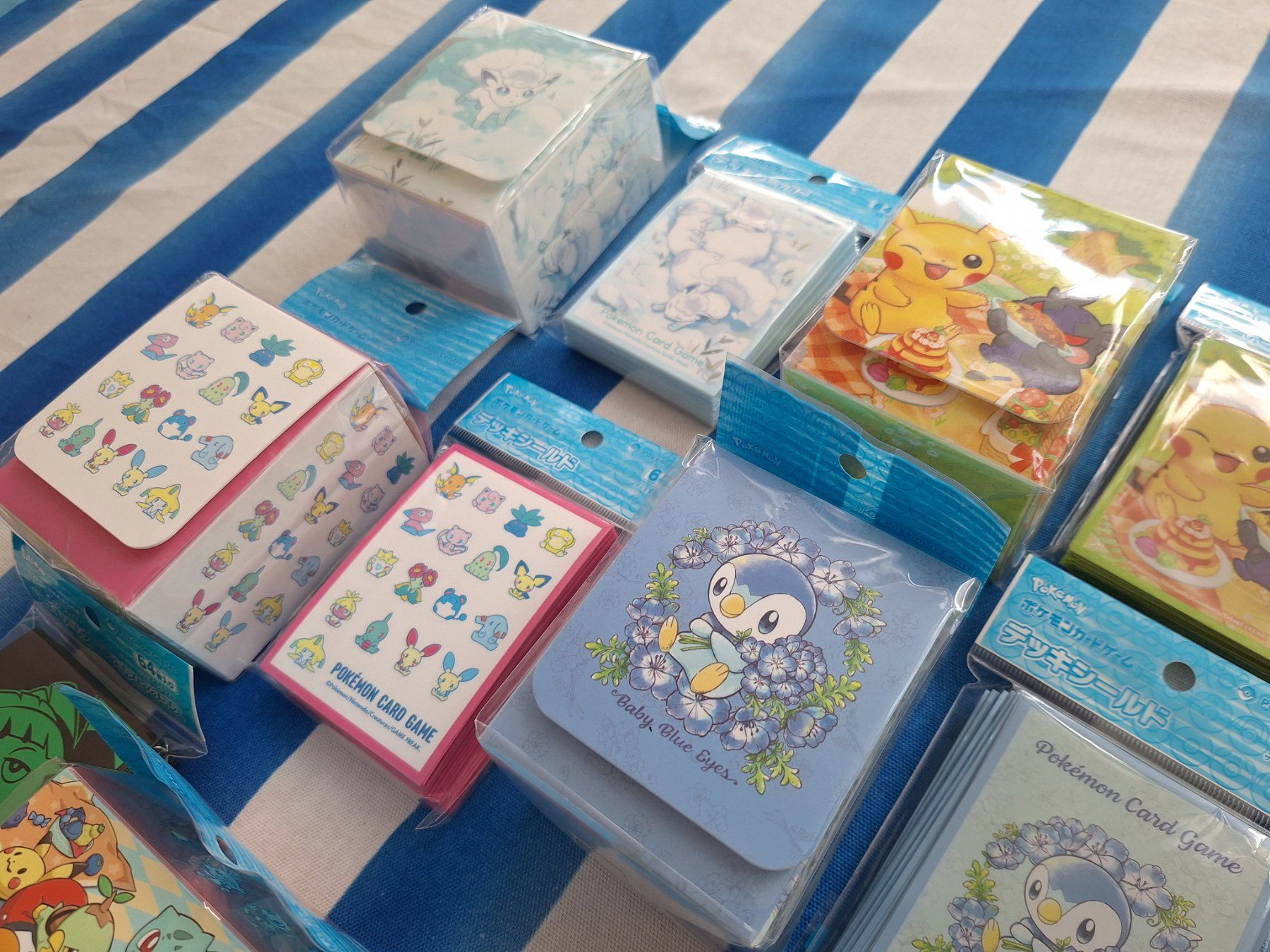 Pokémon Sammelbilder & Trading cards: 17-teiliges JP Pokemon Center Set; Sleeves, Deck Boxes – Neu und originalverpackt aus Spreitenbach von misi.m 1