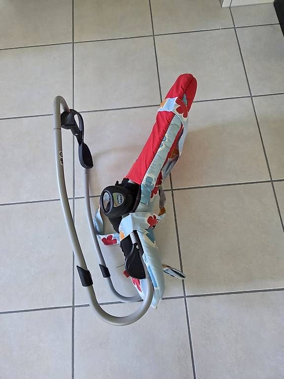 Chicco Sdraiette & Sdraiette a dondolo: Babysitter, Babywippe - Chicco – Usato da Konolfingen venduto da carXcrea 2