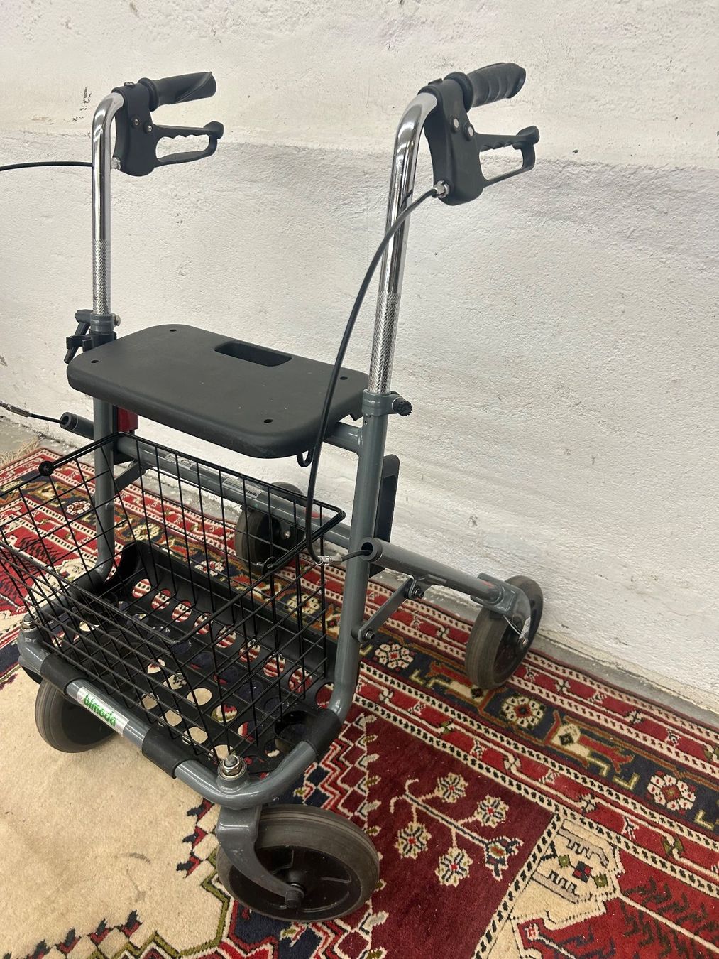 Ausili per la deambulazione: Rollator / Gehhilfe Bimeda mit Einkaufskorb Bremsen – Usato da Zürich venduto da Levelart 6