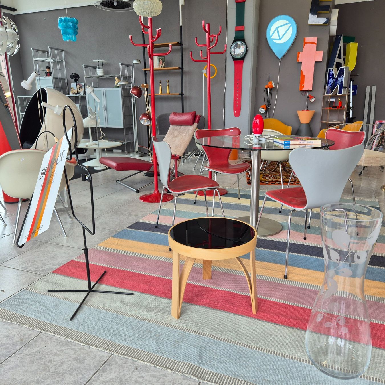 Tische: Coffee Table, Salontisch Beistelltisch mit Glasplatte – Gebraucht aus Nottwil von Wondewa-Shop 8