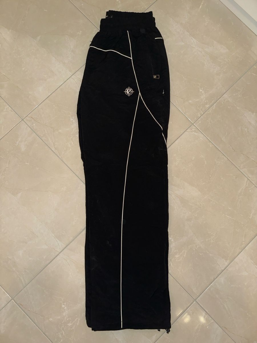 Pantaloni: Vicinity Track Pant Black – Grösse L – Nuovo (secondo la descrizione) da Frenkendorf venduto da a_1999
