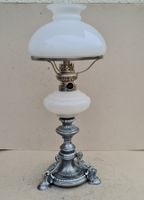 Seltene Petrollampe mit dekorativen Jugendstil Ständer 1900