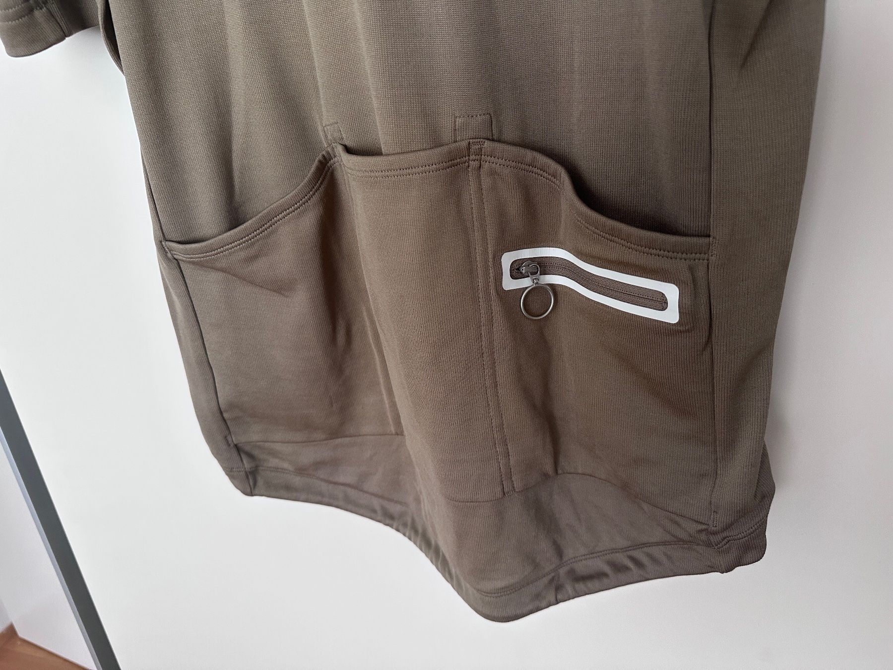 Rapha Leibchen & Hosen: Rapha Men’s Classic Jersey, Grau-Beige – Gebraucht aus Zürich von Olid-ZH 4