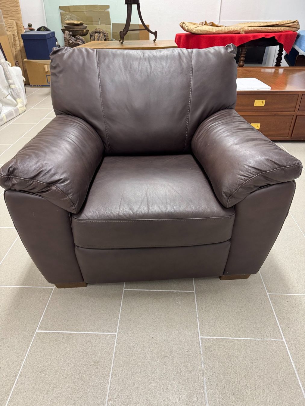 Divani: Leather Sofa in Excellent Condition – Usato da Gsteig b. Gstaad venduto da Auctionly